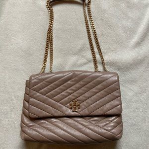Preowned Tory Burch Convertible Shoulder Bag in Tan and Gold Hardware